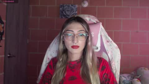 Snapshot of andrea_camila chatting on 10.30.25 Andrea online show from 10.30.25