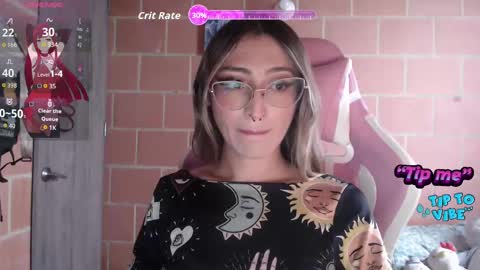 Snapshot of andrea_camila chatting on 11.19.25 Andrea online show from 11.19.25