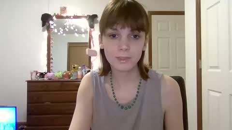 Snapshot of andrea_davenport chatting on 01.12.25 andrea online show from 01.12.25