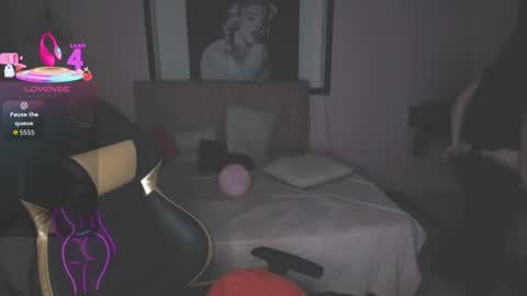 Snapshot of andrea_ramoss_ chatting on 11.03.25 Andrea Ramos online show from 11.03.25