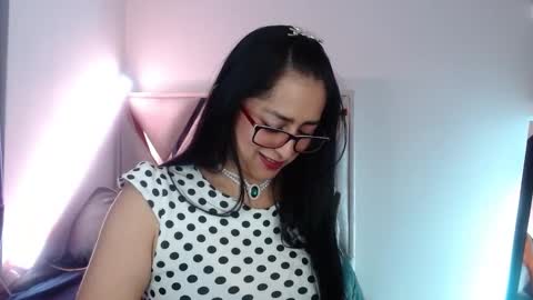 Snapshot of andrea_sexx_ chatting on 12.10.24 Andrea online show from 12.10.24