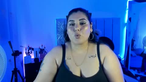 Snapshot of andreaakinky chatting on 10.30.25 andreaakinky online show from 10.30.25