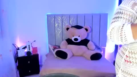 Snapshot of andreaakinky chatting on 11.07.25 andreaakinky online show from 11.07.25