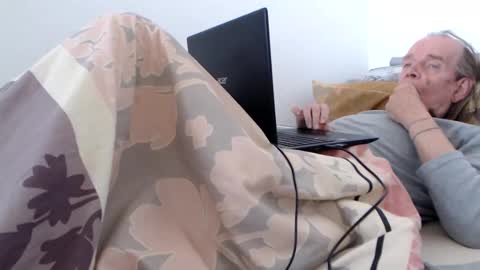 Snapshot of andreas_christian_werner chatting on 12.25.24 Andreas online show from 12.25.24