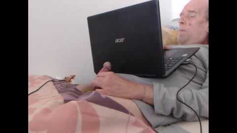 Snapshot of andreas_christian_werner chatting on 01.01.25 Andreas online show from 01.01.25