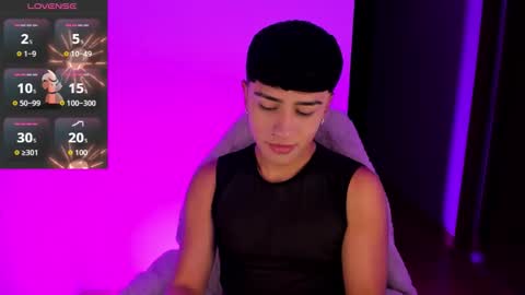 Snapshot of andreewwx_m chatting on 10.09.25 Andrew online show from 10.09.25