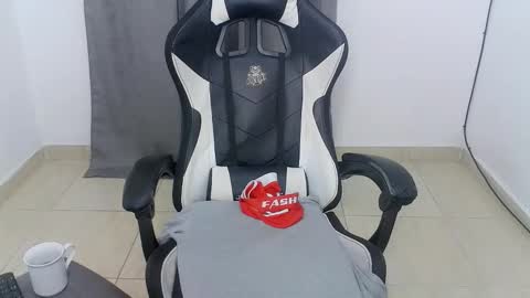 Snapshot of andres180950734 chatting on 10.11.25 andres180950734 online show from 10.11.25