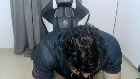 Snapshot of andres180950734 chatting on 10.27.25 andres180950734 online show from 10.27.25