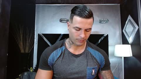 insta andres clark  online show from 01.03.25