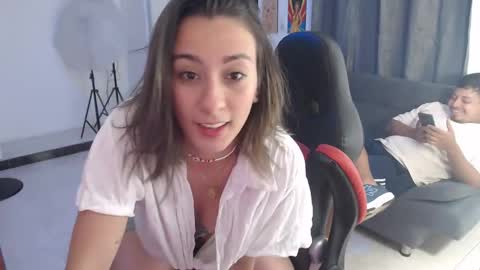 Snapshot of andresgiraldo1 chatting on 10.05.25 Isa --------- online show from 10.05.25