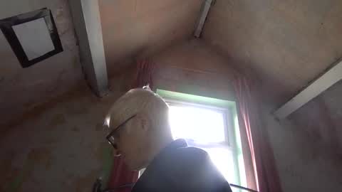 Snapshot of andrew160258 chatting on 04.05.26 Andrew online show from 04.05.26