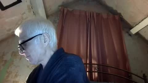 Snapshot of andrew160258 chatting on 04.05.26 Andrew online show from 04.05.26