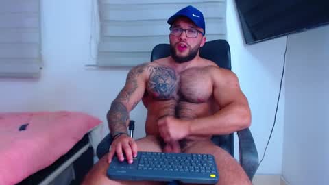 Snapshot of andrew_holden__ chatting on 01.30.25 andrew_holden__ online show from 01.30.25