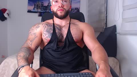 Snapshot of andrew_holden__ chatting on 09.17.25 andrew_holden__ online show from 09.17.25