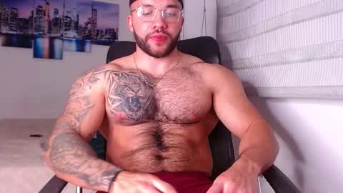 Snapshot of andrew_holden__ chatting on 10.10.25 andrew_holden__ online show from 10.10.25