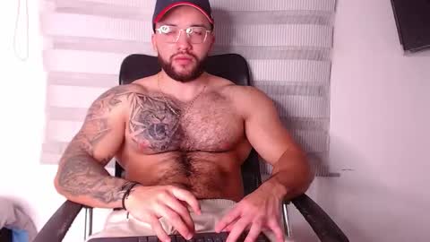 Snapshot of andrew_holden__ chatting on 11.11.25 andrew_holden__ online show from 11.11.25