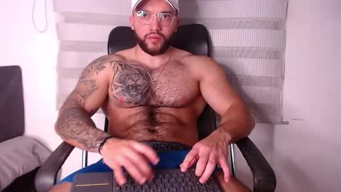 Snapshot of andrew_holden__ chatting on 11.12.25 andrew_holden__ online show from 11.12.25