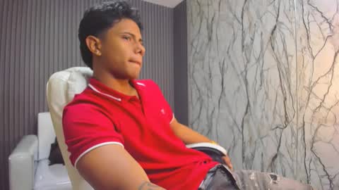 Snapshot of andrew_myersx chatting on 01.08.26 ANDREW online show from 01.08.26