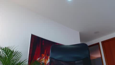 Snapshot of andrew_west_ chatting on 12.03.24 ANDREW WEST online show from 12.03.24