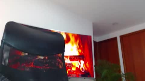 Snapshot of andrew_west_ chatting on 12.18.24 ANDREW WEST online show from 12.18.24