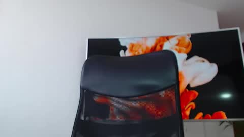 Snapshot of andrew_west_ chatting on 02.09.25 ANDREW WEST online show from 02.09.25