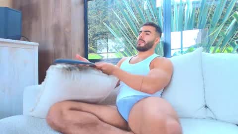 Snapshot of andrew_west_ chatting on 10.09.25 ANDREW WEST online show from 10.09.25