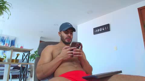 Snapshot of andrew_west_ chatting on 11.07.25 ANDREW WEST online show from 11.07.25