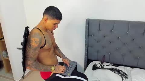 Snapshot of andrewadans02 chatting on 10.31.25 andrew online show from 10.31.25