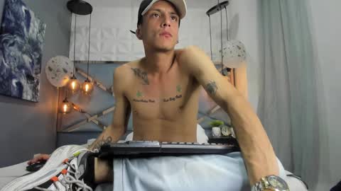 Snapshot of andrewcooper1 chatting on 01.08.25 andrew online show from 01.08.25