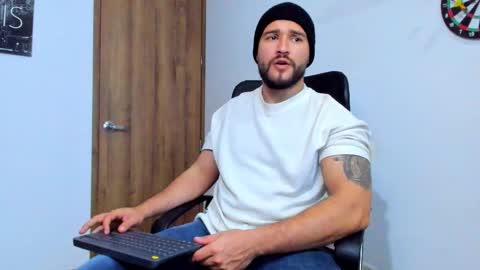 Snapshot of andrewdiaz_ chatting on 10.11.25 Andrew Diaz online show from 10.11.25