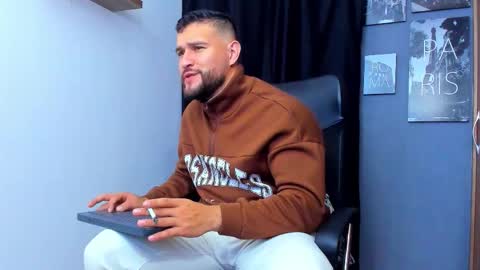 Snapshot of andrewdiaz_ chatting on 11.15.25 Andrew Diaz online show from 11.15.25