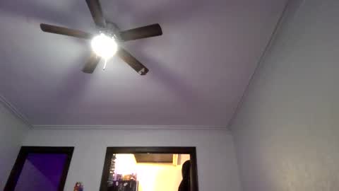 Snapshot of andrewgennie chatting on 04.20.26 andrewgennie online show from 04.20.26