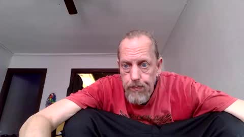 Snapshot of andrewgennie chatting on 05.31.26 andrewgennie online show from 05.31.26