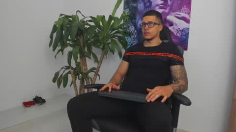 Snapshot of andrewmaterazzi chatting on 12.09.24 andrewmaterazzi online show from 12.09.24