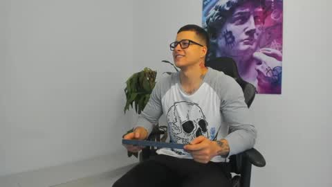 Snapshot of andrewmaterazzi chatting on 02.03.25 andrewmaterazzi online show from 02.03.25