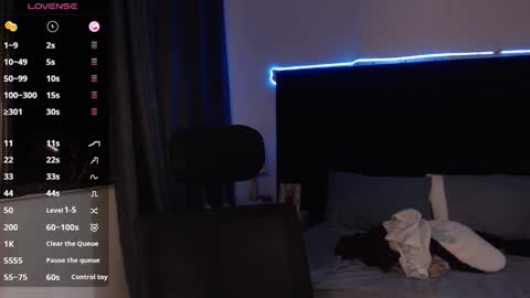 Snapshot of andrewmhilton_ chatting on 10.27.25 andrewmhilton_ online show from 10.27.25