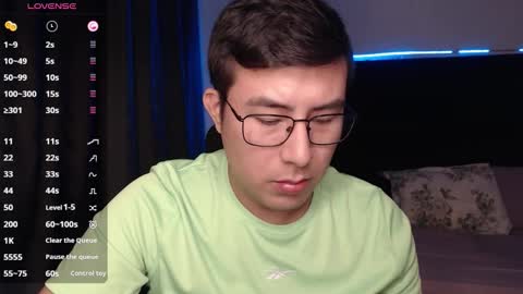 Snapshot of andrewmhilton_ chatting on 11.14.25 andrewmhilton_ online show from 11.14.25