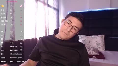 Snapshot of andrewmhilton_ chatting on 11.17.25 andrewmhilton_ online show from 11.17.25