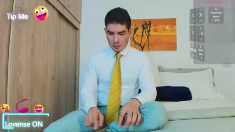 Snapshot of andrewstelee chatting on 09.27.25 andrewstelee online show from 09.27.25