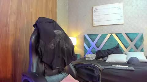 Snapshot of andreww_whitee chatting on 12.04.24 AndreW White online show from 12.04.24