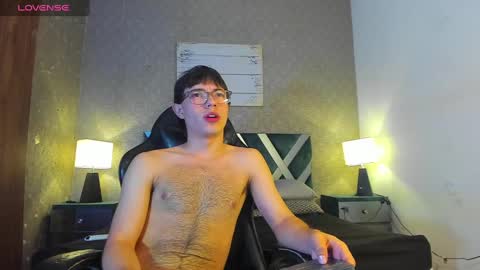 Snapshot of andreww_whitee chatting on 12.05.24 AndreW White online show from 12.05.24