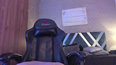 Snapshot of andreww_whitee chatting on 12.12.24 AndreW White online show from 12.12.24