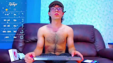 Snapshot of andreww_whitee chatting on 02.21.25 AndreW White online show from 02.21.25