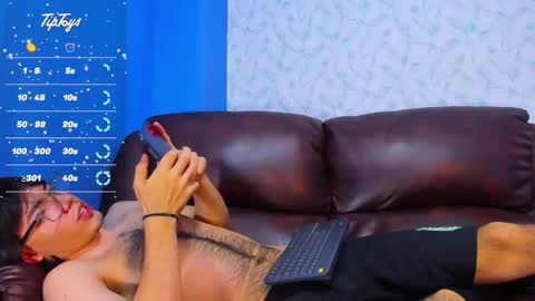 Snapshot of andreww_whitee chatting on 03.07.25 AndreW White online show from 03.07.25