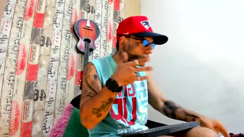   online show from 01.05.25