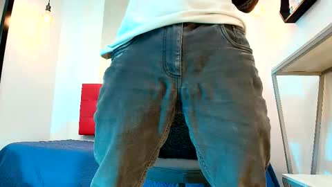   online show from 10.08.25