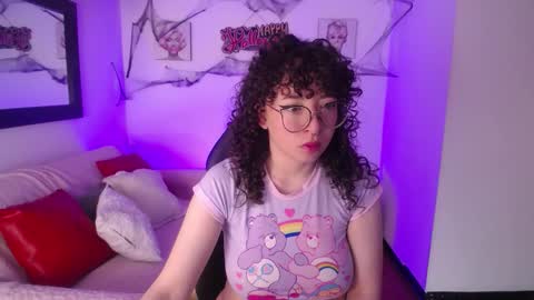 Snapshot of androm3da_ chatting on 10.30.25 androm3da_ online show from 10.30.25