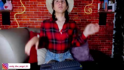 Snapshot of andy_angel1 chatting on 10.08.25 andy angel online show from 10.08.25