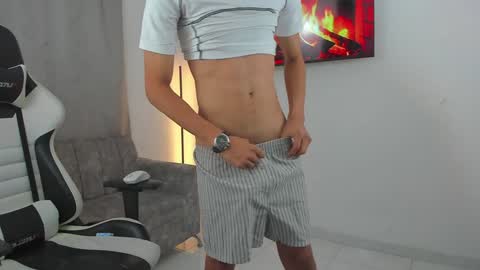 andy_bigcock01 online show from 12.18.24