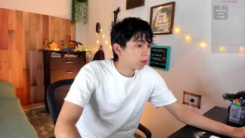 andy_guez_11 online show from 01.18.25